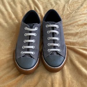 Kids Converse Shoes. Size 3.